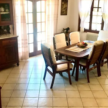 度假居 Petrothalassa View *