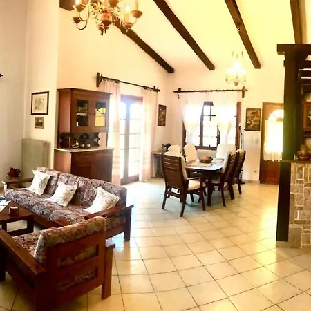 Nyaraló Petrothalassa View *